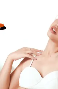 Nữ Sinh Ngoan Hiền