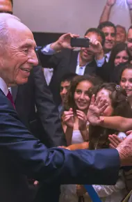 Không Ngừng Ước Mơ: Cuộc Đời Và Di Sản Của Shimon Peres