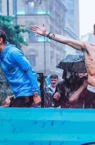 Together: Cú ăn Ba Của Manchester City