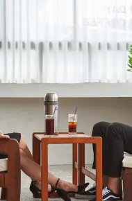 Lịch Sử Của Hiện Tại