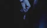 Dưới Lớp Vỏ Bọc