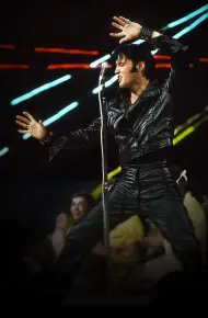 Ông Hoàng Rock 'N' Roll: Sự Xuống Dốc Và Trỗi Dậy Của Elvis Presley