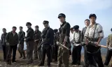 Giữa Làn Lửa Đạn