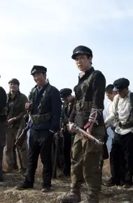 Giữa Làn Lửa Đạn